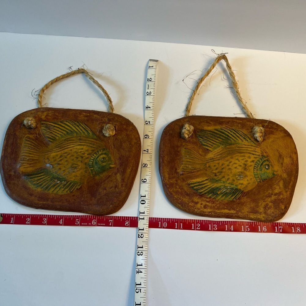 2 Vintage Pottery Fish Wall Hanging - Picture 8 of 8